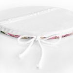 Beyaz Zemin Üzerinde Çiçek Desenli Dijital Baskılı Modern Yuvarlak Fermuarlı Sandalye Minderi Realhomes