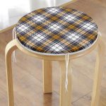 - RealHomes Yuvarlak Fermuarlı Minder - Realhomes Beyaz Zemin Üzerinde Renkli Ekose Desenli Dijital Baskılı Modern Yuvarlak Fermuarlı Sandalye Minderi Realhomes