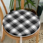 - RealHomes Yuvarlak Fermuarlı Minder - Realhomes  Beyaz Zemin Üzerinde Siyah Ekose Desenli Dijital Baskılı Modern Yuvarlak Fermuarlı Sandalye Minderi Realhomes