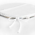 Beyaz Zemin Üzerinde Renkli Yaprak Desenli Dijital Baskılı Modern Yuvarlak Fermuarlı Sandalye Minderi Realhomes