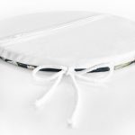 - RealHomes Yuvarlak Fermuarlı Minder - Realhomes  Renkli Zemin Üzerinde Beyaz Çiçek Desenli Dijital Baskılı Modern Yuvarlak Fermuarlı Sandalye Minderi Realhomes