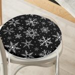 Siyah Zemin Üzerinde Beyaz Kar tanesi Desenli Dijital Baskılı Modern Yuvarlak Fermuarlı Sandalye Minderi Realhomes