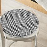 Beyaz Zemin Üzerinde Siyah Ekose Desenli Dijital Baskılı Modern Yuvarlak Fermuarlı Sandalye Minderi Realhomes