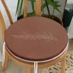 - RealHomes Yuvarlak Fermuarlı Minder - Realhomes  Renkli Zemin Üzerinde Yaprak Desenli Dijital Baskılı Modern Yuvarlak Fermuarlı Sandalye Minderi Realhomes