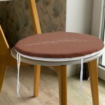 - RealHomes Yuvarlak Fermuarlı Minder - Realhomes  Renkli Zemin Üzerinde Yaprak Desenli Dijital Baskılı Modern Yuvarlak Fermuarlı Sandalye Minderi Realhomes