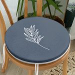 Renkli Zemin Üzerinde Yaprak Desenli Dijital Baskılı Modern Yuvarlak Fermuarlı Sandalye Minderi Realhomes