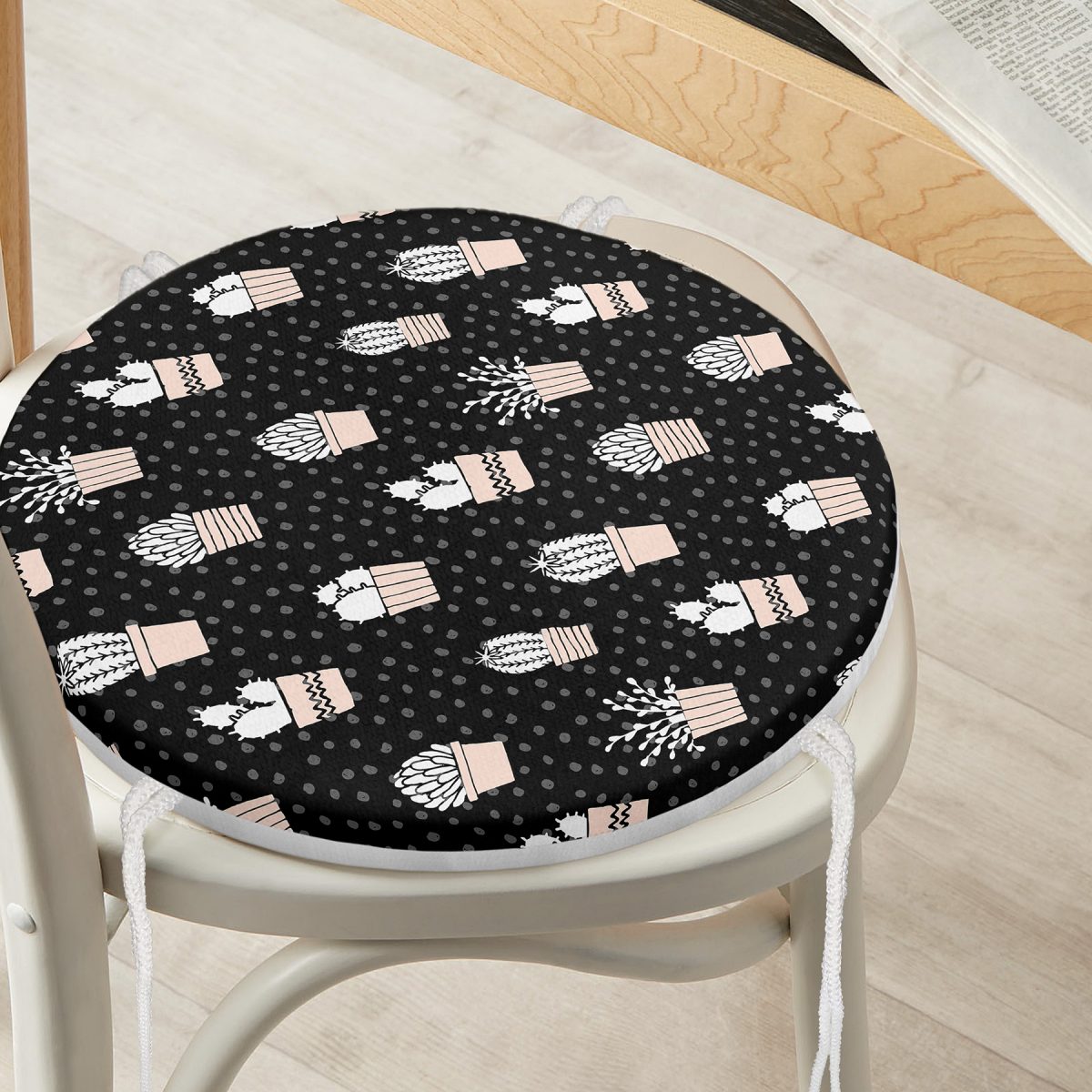 Siyah Zemin Üzerinde Kaktüs Desenli Dijital Baskılı Modern Yuvarlak Fermuarlı Sandalye Minderi Realhomes