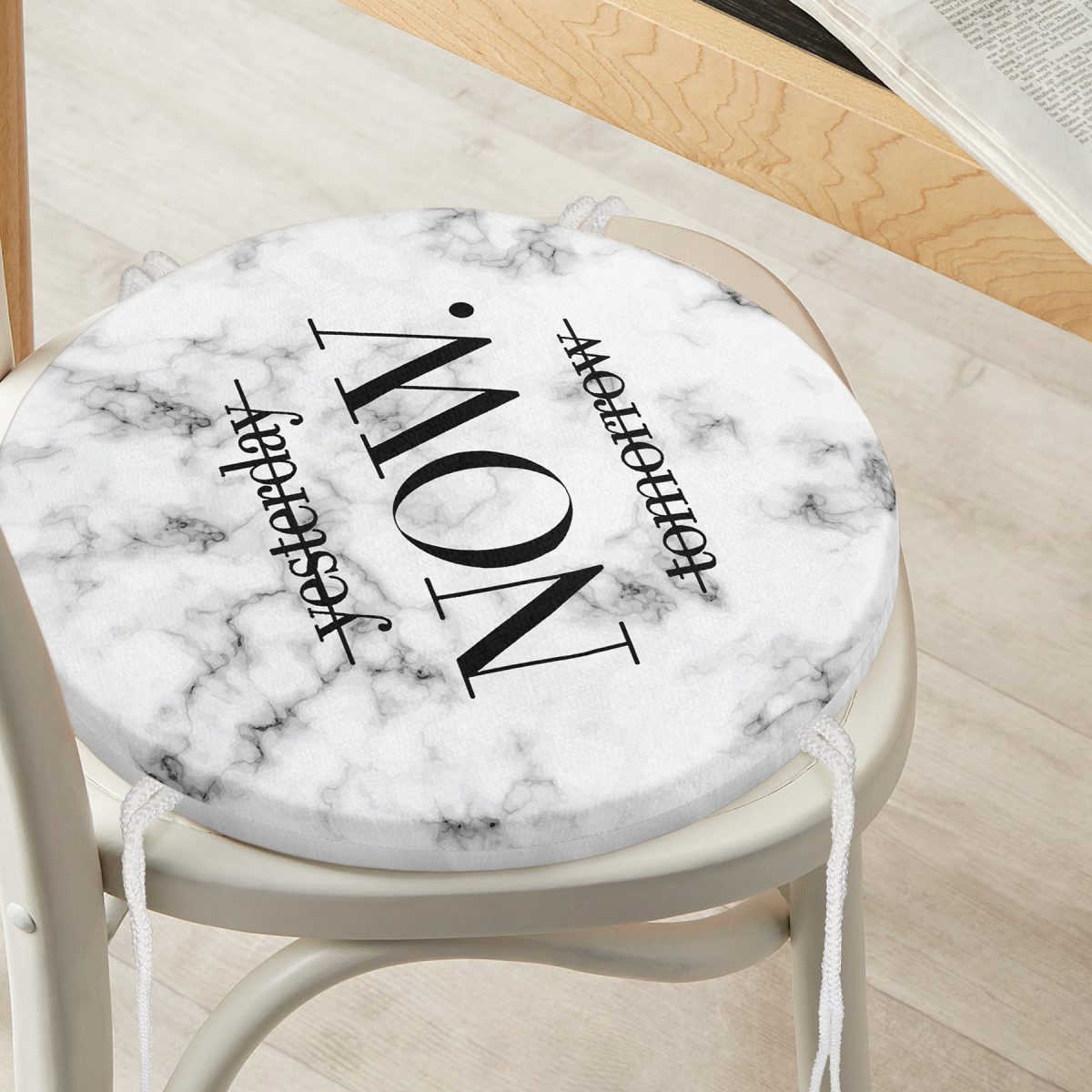 Mermer Zeminde NOW Yazılı Özel Tasarım Modern Yuvarlak Fermuarlı Sandalye Minderi Realhomes