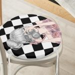 - RealHomes Yuvarlak Fermuarlı Minder - Realhomes Dama Zeminli & Fotoğraf Çeken Kız Tasarımlı Dijital Baskılı Yuvarlak Fermuarlı Sandalye Minderi Realhomes