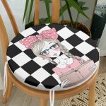 - RealHomes Yuvarlak Fermuarlı Minder - Realhomes Dama Zeminli Kitap Okuyan Kız Tasarımlı Dijital Baskılı Modern Yuvarlak Fermuarlı Sandalye Minderi Realhomes