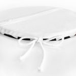 - RealHomes Yuvarlak Fermuarlı Minder - Realhomes Dama Zeminli Kitap Okuyan Kız Tasarımlı Dijital Baskılı Modern Yuvarlak Fermuarlı Sandalye Minderi Realhomes