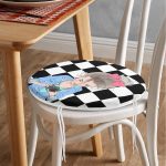 - RealHomes Yuvarlak Fermuarlı Minder - Realhomes Dama Zeminli Fotoğraf Çeken Kız Tasarımlı Dijital Baskılı Yuvarlak Fermuarlı Sandalye Minderi Realhomes