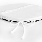 - RealHomes Yuvarlak Fermuarlı Minder - Realhomes Dama Zeminli Fotoğraf Çeken Kız Tasarımlı Dijital Baskılı Yuvarlak Fermuarlı Sandalye Minderi Realhomes