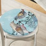 - RealHomes Yuvarlak Fermuarlı Minder - Realhomes  Mavi Kuş Desenli Dijital Baskılı Yuvarlak Fermuarlı Sandalye Minderi Realhomes