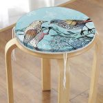 - RealHomes Yuvarlak Fermuarlı Minder - Realhomes  Mavi Kuş Desenli Dijital Baskılı Yuvarlak Fermuarlı Sandalye Minderi Realhomes