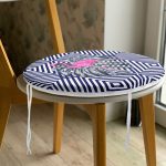 - RealHomes Yuvarlak Fermuarlı Minder - Realhomes  Lacivert Zeminli Flamingo Desenli Dijital Baskılı Yuvarlak Fermuarlı Sandalye Minderi Realhomes