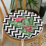 Zikzak Zeminde Flamingo ve Yapraklar Tasarımlı Modern Yuvarlak Fermuarlı Sandalye Minderi Realhomes