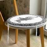 - RealHomes Yuvarlak Fermuarlı Minder - Realhomes Zebra Çerçeveli Zebra Desenli Dijital Baskılı Yuvarlak Fermuarlı Sandalye Minderi Realhomes