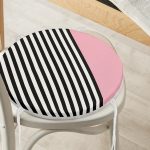 - RealHomes Yuvarlak Fermuarlı Minder - Realhomes Pembe Zemin Siyah Çizgili Dijital Baskılı Modern Yuvarlak Fermuarlı Sandalye Minderi Realhomes