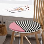 - RealHomes Yuvarlak Fermuarlı Minder - Realhomes Pembe Zemin Siyah Çizgili Dijital Baskılı Modern Yuvarlak Fermuarlı Sandalye Minderi Realhomes