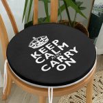 - RealHomes Yuvarlak Fermuarlı Minder - Realhomes Siyah Beyaz Keep Calm And Carry On Baskılı Yuvarlak Fermuarlı Sandalye Minderi Realhomes