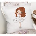 Fashion Girl Desenli Dekoratif Yastık Kırlent Kılıfı Realhomes