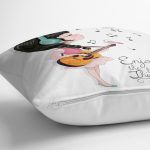 Şarkı Söyleyen Kız Desenli Dijital Baskılı Kırlent Kılıfı Realhomes