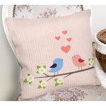 - K2331-Gorsel-1 - Realhomes Daldaki Kuşlar Temalı Dijital Baskılı Modern Kırlent Kılıfı Realhomes