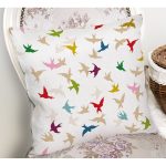 Krem Zeminli Kuş Desenli Dijital Baskılı Kırlent Kılıfı Realhomes