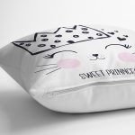 - K2569-Gorsel-2 - Realhomes  Taç Motifli Kalp Desenli Modern Yastık Kılıfı Realhomes