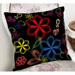 Realhomes Siyah Zeminli Rengarenk Çiçekler Dijital Baskılı Modern Yastık Kılıfı Realhomes