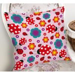 - K4836-Gorsel-1 - Realhomes  Realhomes Pembe Zeminde Uğurböceği Dijital Baskılı Modern Yastık Kılıfı Realhomes