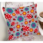 Realhomes Gri Zeminde Uğurböceği Dijital Baskılı Modern Yastık Kılıfı Realhomes