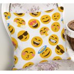 - K4889-Gorsel-1 - Realhomes Realhomes Emoji Dijital Baskılı Modern Kırlent Kılıfı Realhomes