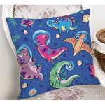 - K4938-Gorsel-1 - Realhomes Realhomes Sevimli Dinazorlar Dijital Baskılı Modern Yastık Kılıfı Realhomes