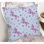 - K4940-Gorsel-1 - Realhomes  Realhomes Mavi Zeminde Pembe Yıldız Dijital Baskılı Modern Yastık Kılıfı Realhomes