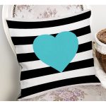 - K537-Gorsel-1 - Realhomes  Modern Kalp Desenli Dijital Baskılı Dekoratif Yastık Kırlent Kılı Realhomes