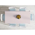 - Masa-10376-Gorsel-1 - Realhomes  Pembe Zemin Papatya Tasarımlı Dijital Baskılı Dekoratif Masa Örtüsü Realhomes