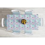 - Masa-5252-Gorsel-1 - Realhomes  Beyaz Zemin Üzerinde Sulu Boya Renkli Yaprak Çizimli Modern Masa Örtüsü Realhomes