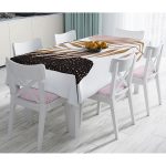 Beyaz Zeminde Soyut Çizim Ay Ve Yaprak Motifli Masa Örtüsü Realhomes