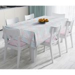 - Masa-5365-Gorsel - Realhomes  Renkli Zemin Üzerinde Beyaz Ve Pembe Yaprak Motifli Masa Örtüsü Realhomes