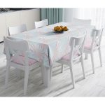 - Masa-5415-Gorsel - Realhomes  Gökyüzü Zemin Üzerinde Beyaz Ve Pembe Yaprak Tasarımlı Masa Örtüsü Realhomes