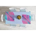 - Masa-5518sol-Gorsel-1 - Realhomes  Toz Mavisi Zeminli Tropik Yapraklı Özel Tasarım Modern Masa Örtüsü Realhomes