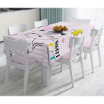 Realhomes Pembe Çizgili Zeminde Sweet Cat Tasarımlı Modern Masa Örtüsü Realhomes