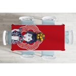 - Masa-5819-Gorsel-1 - Realhomes  Kırmızı Zeminli Köpek Tutan Hanım Desenli Modern Masa Örtüsü Realhomes