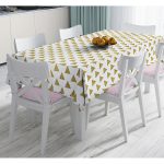 - Masa-7124-Gorsel - Realhomes  Beyaz Zeminde Gold Üçgen Detaylı Dijital Baskılı Modern Masa Örtüsü Realhomes