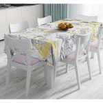 Gri Zemin Üzerinde Gold Detaylı Soft Çizim Desenli Dijital Baskılı Modern Masa Örtüsü Realhomes