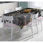 - Masa-7224-Gorsel - Realhomes  Siyah Zeminde Gold Renkli Çizim Desenli Dijital Baskılı Modern Masa Örtüsü Realhomes