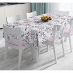 - Masa-8004-Gorsel - Realhomes  Pembe Beyaz Gül Gri Yapraklar Desenli Dijital Baskılı Modern Masa Örtüsü Realhomes