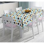 - Masa-8289-Gorsel - Realhomes Beyaz Zemin Üzerinde Gold Detaylı Geometrik Desenli Dijital Baskılı Modern Masa Örtüsü Realhomes